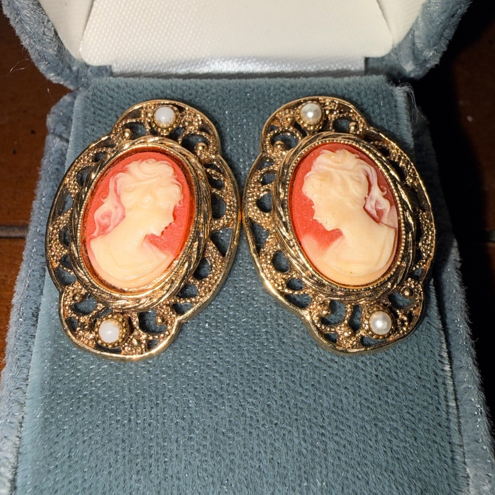 Large Vintage Cameo Earrings Victorian Renaissance Regency